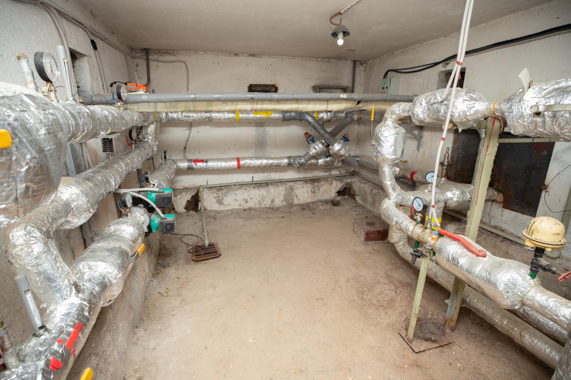 Жители столичной многоэтажки вдвое снизили счета за отопление: сколько это стоило